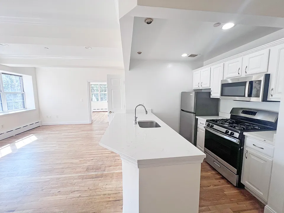 55 Skillman Ave #6