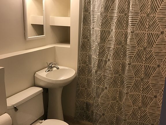 5th image of 3012 Saratoga Ave