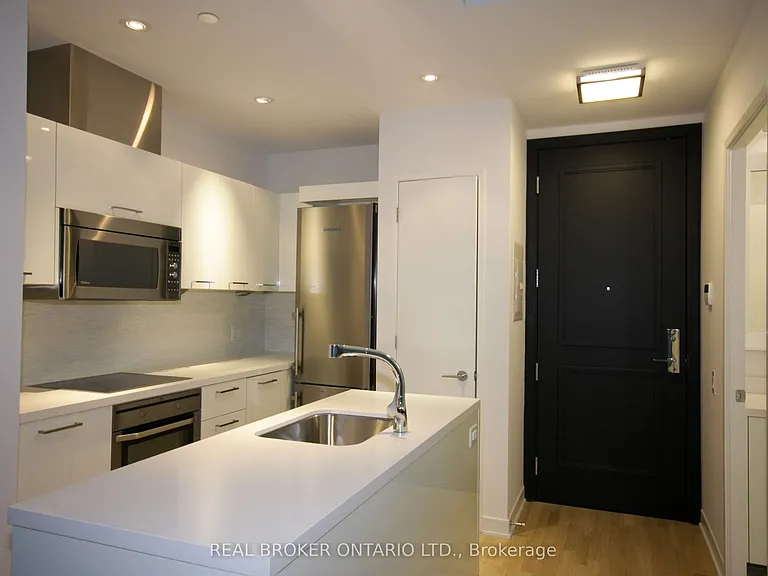 90 Park Lawn Rd #702 — Photo 5
