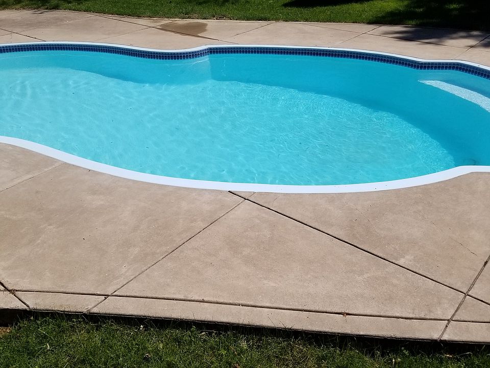 2nd image of 7633 Foxwood Dr