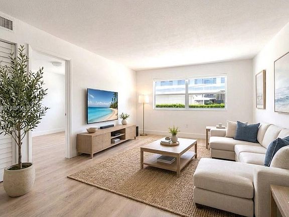 2nd image of 444 SW 4th St APT 204