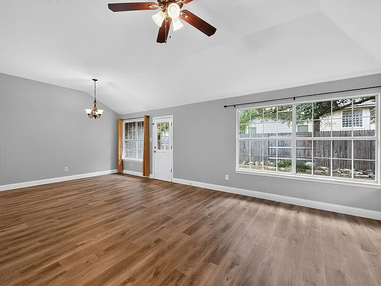 3822 Newland Dr — Photo 10