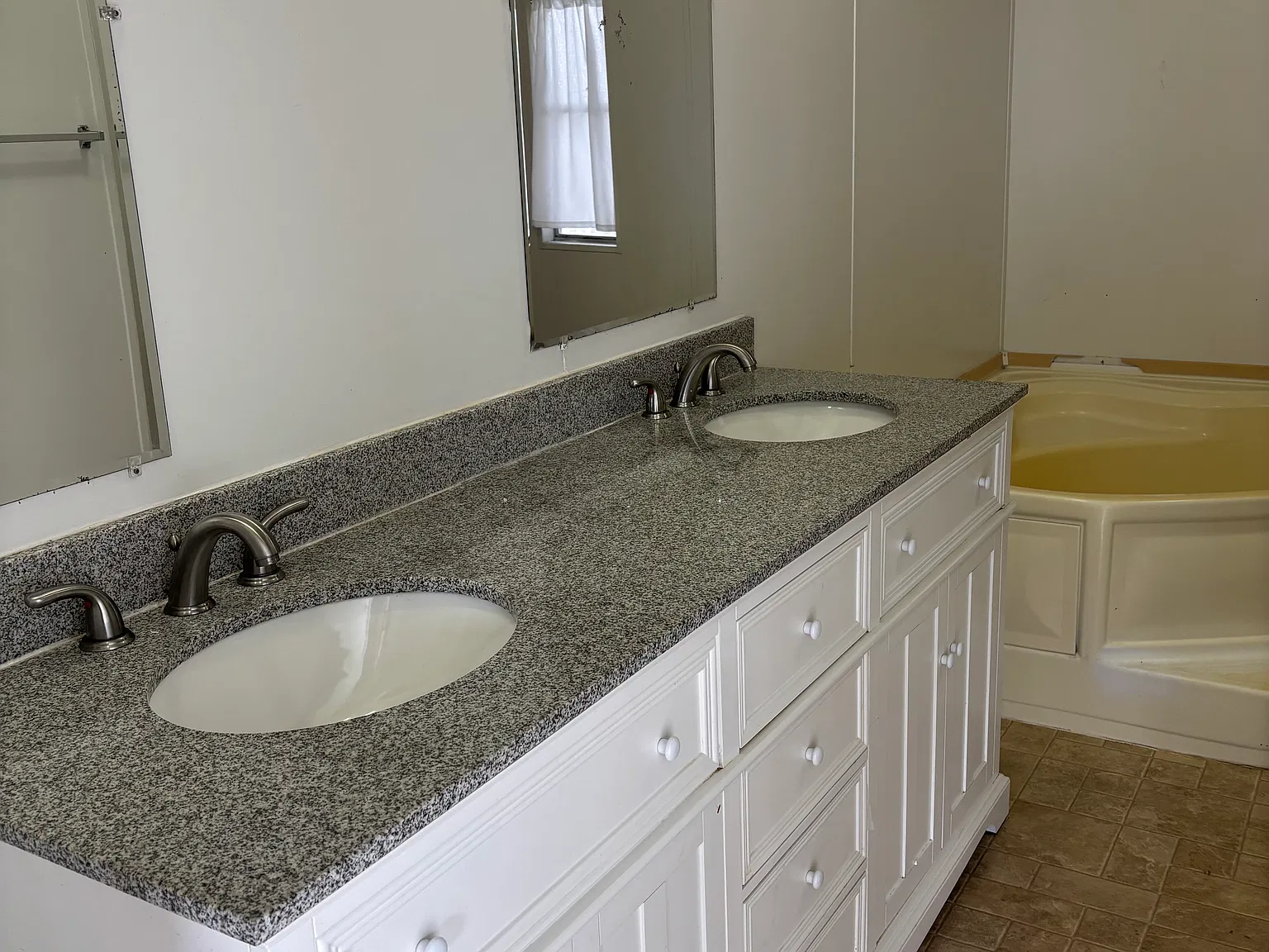 3 bed, 1500 sqft, $1,200 — Photo 3