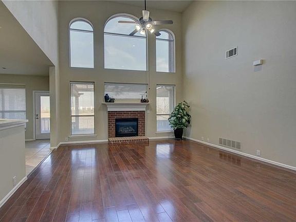 5th image of 2761 Thorncreek Ln