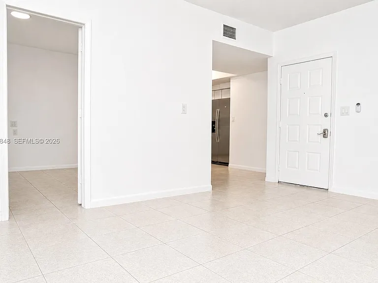 411 SE 10th St #1 — Photo 9