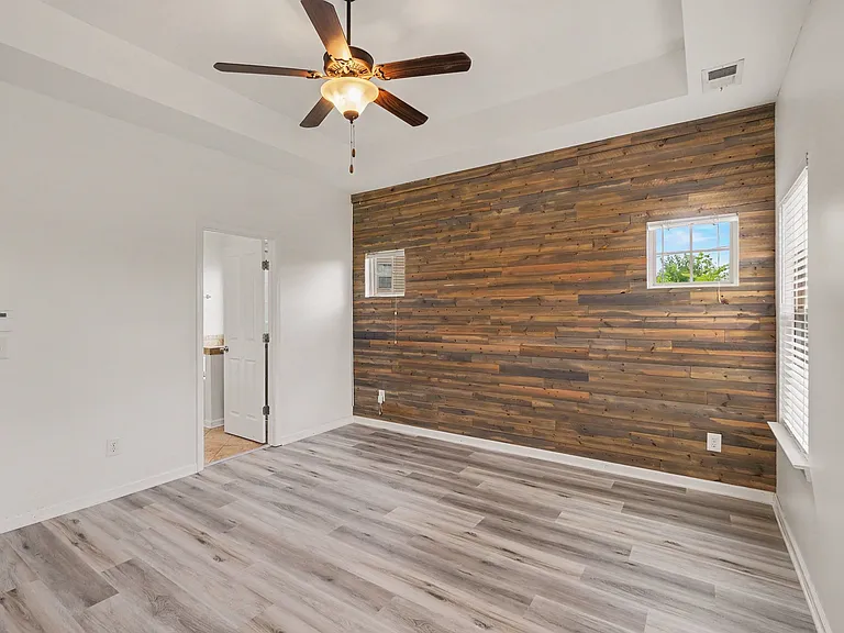 1046 Hemlock Dr — Photo 20