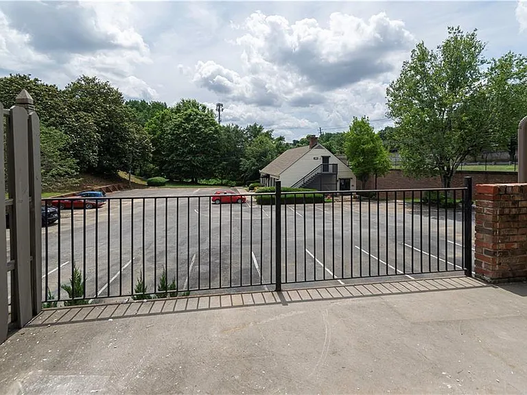 3071 Colonial Way #E — Photo 12