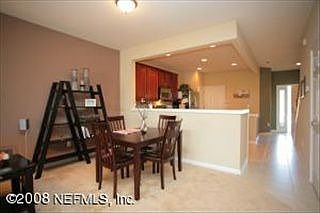 4th image of 4264 Highwood Dr
