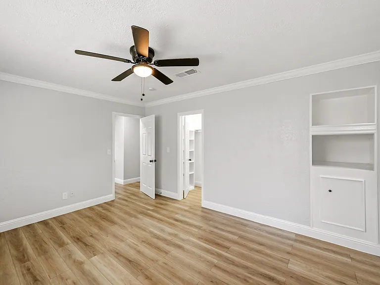 1310 Burning Tree Rd — Photo 24