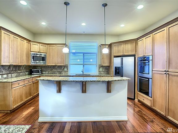 4th image of 1455 26th Ave NE