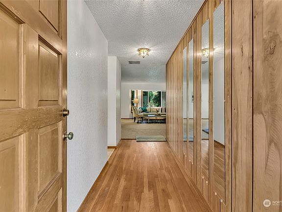 4th image of 1201 Everest Court SE