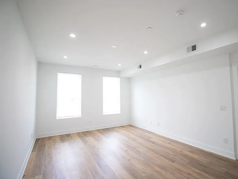 1740 N 22nd St #5 — Photo 7