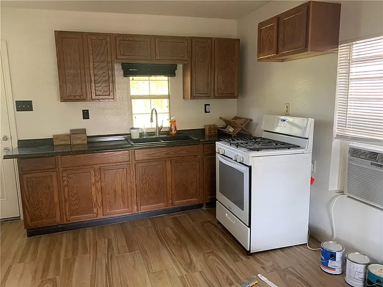 109 S Buffalo Ave — Photo 11