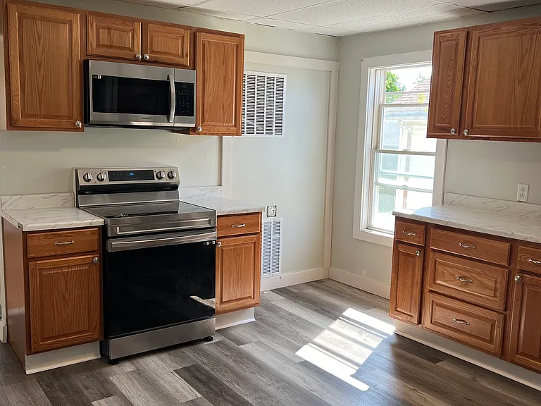 218 Vernon St #1 — Photo 1