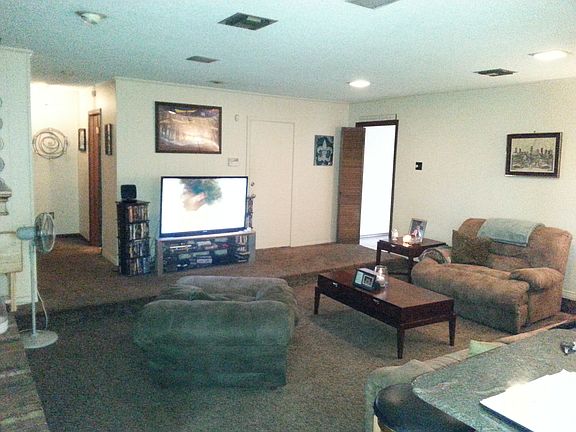Sunken Den w/Fireplace