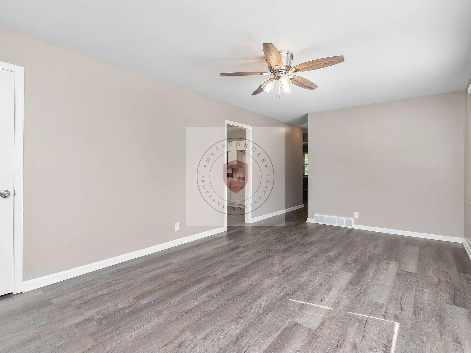 3 bed, $1,400 — Photo 2
