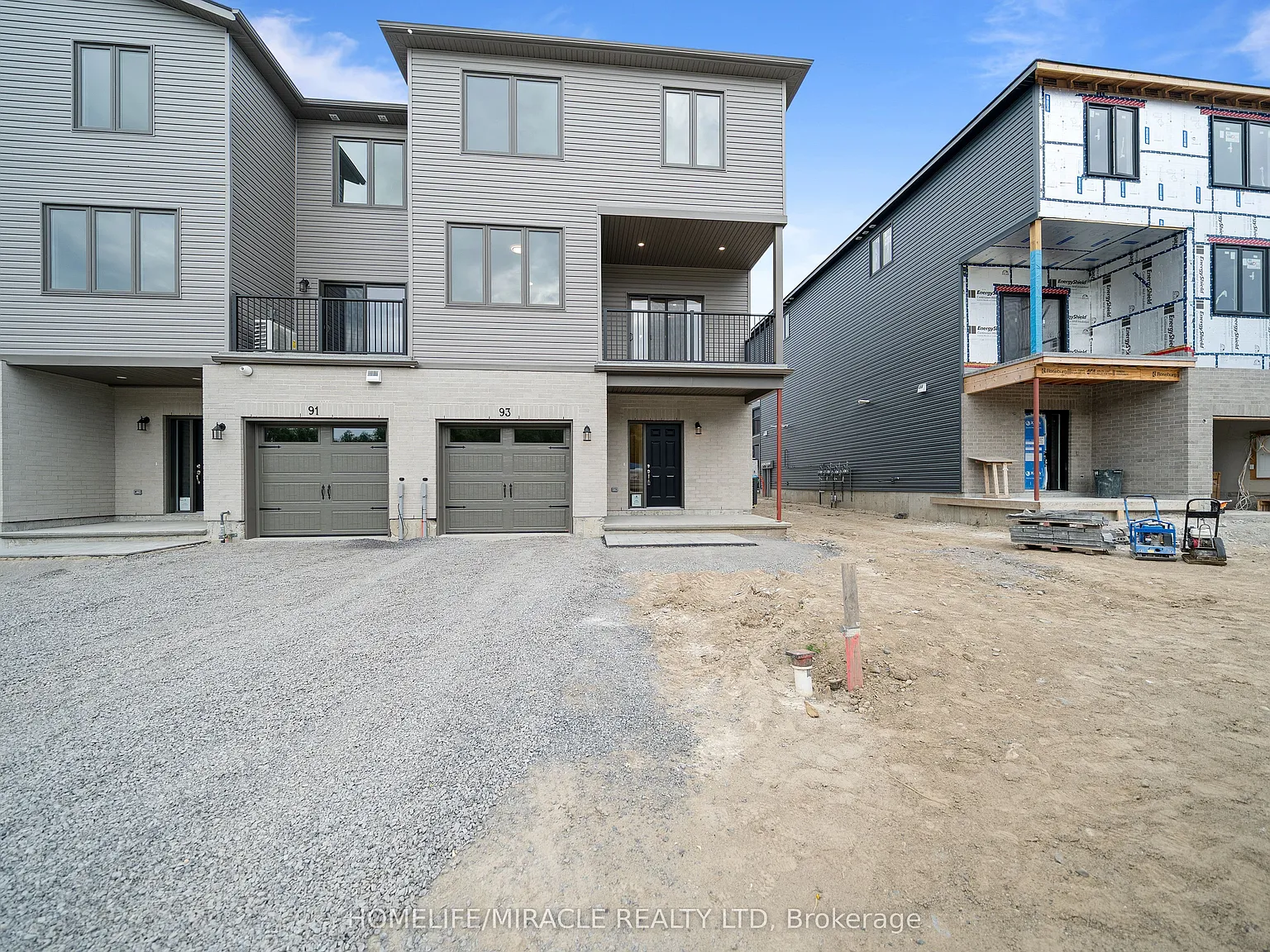 3 bed, $2,300 — Photo 2