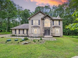 191 Cedar Ln, Canadensis, PA 18325