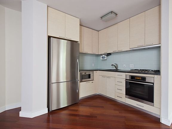 4th image of 206 E 95th St APT 5A