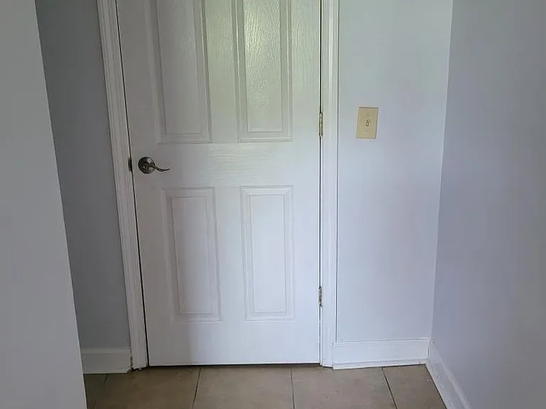 1215 Old Manor Rd — Photo 12
