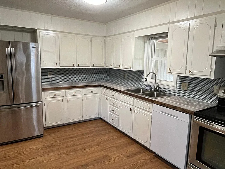 207 S 13th St — Photo 2