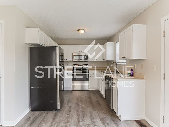 5th image of 3545 Lake Louise Dr
