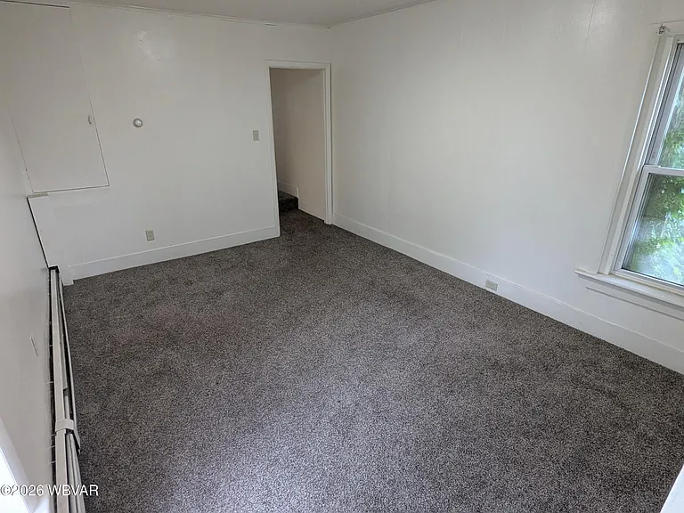 733 Grace St #4 — Photo 3
