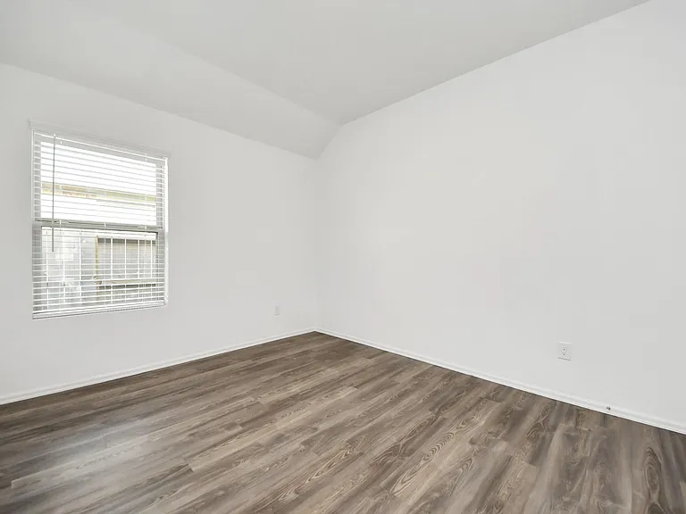 26631 Castiel Dr — Photo 16