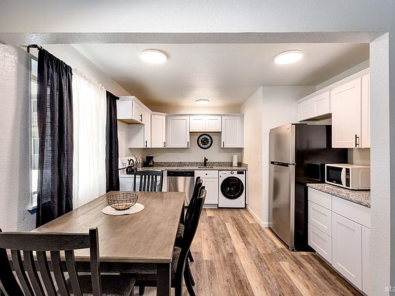 3rd image of 1223 Bonanza Ave APT 3