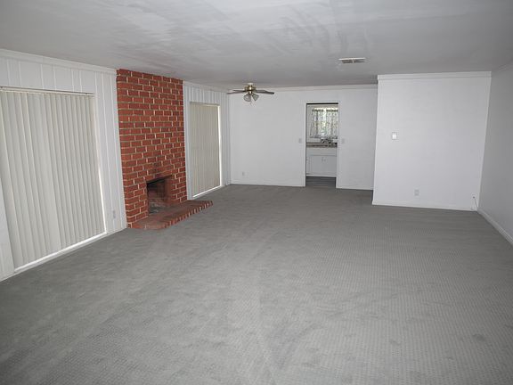 3rd image of 22715 Sherman Way