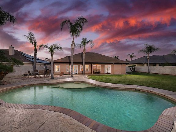 2nd image of 15146 Redwood Springs Dr