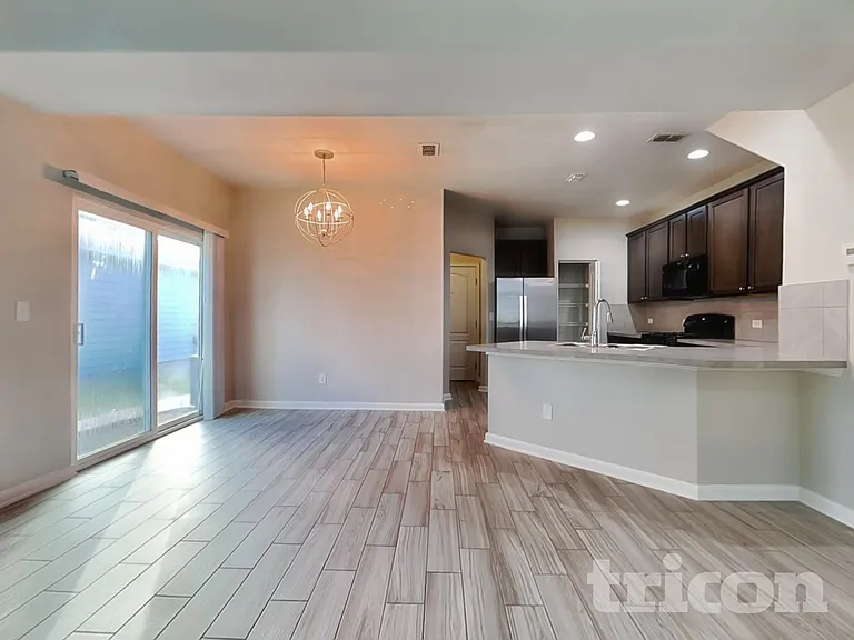 428 Ferrule Dr — Photo 3