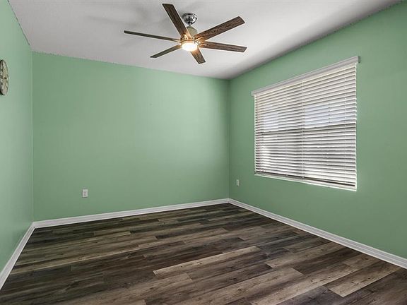 4th image of 323 Harbour Way