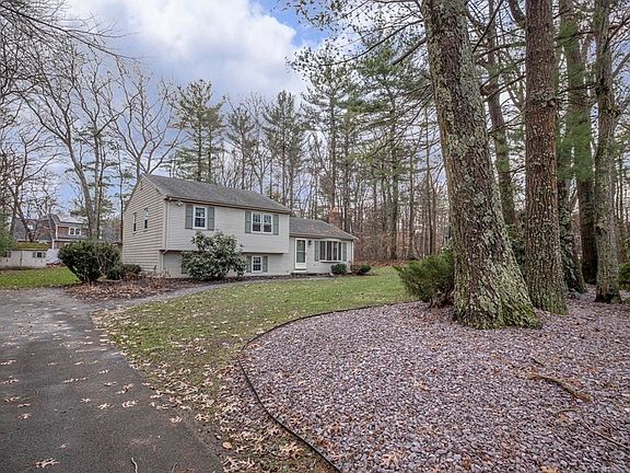 4th image of 110 Deerfield Dr