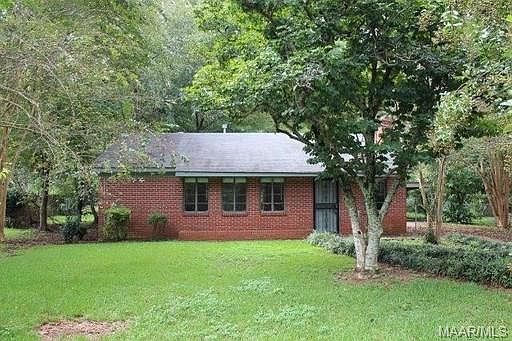 3rd image of 961 Parkwood Ct