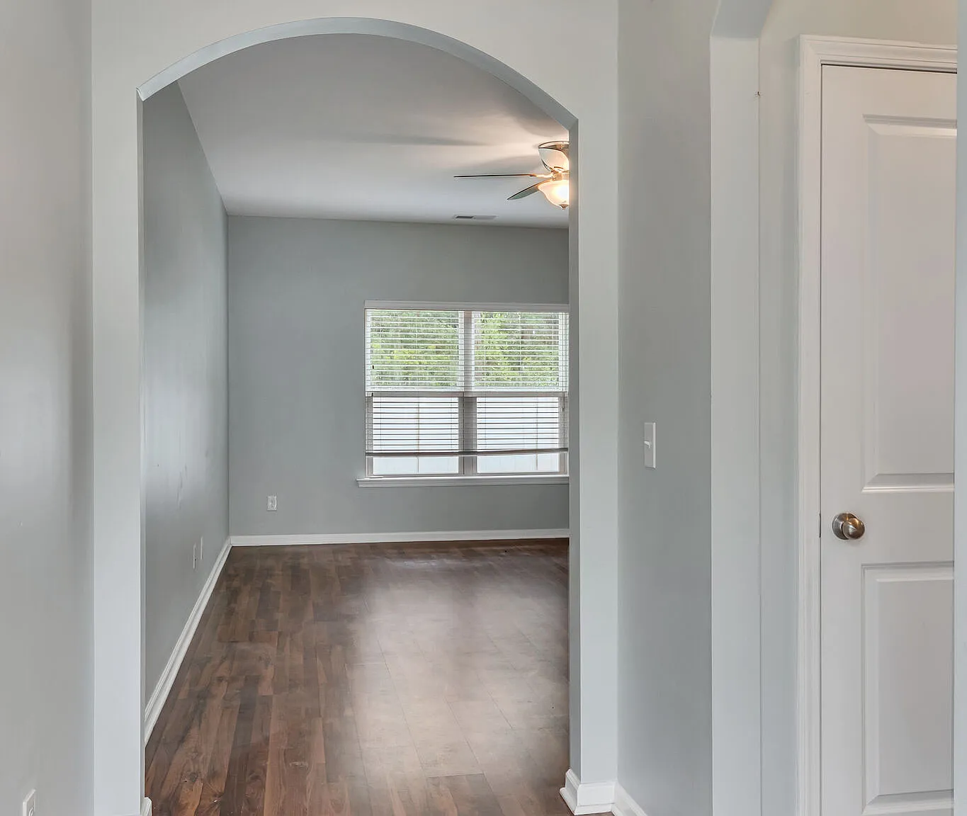 4 bed, 1895 sqft, $2,700 — Photo 4
