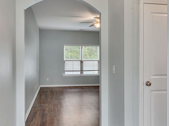 4th image of 242 Turkey Oak Dr