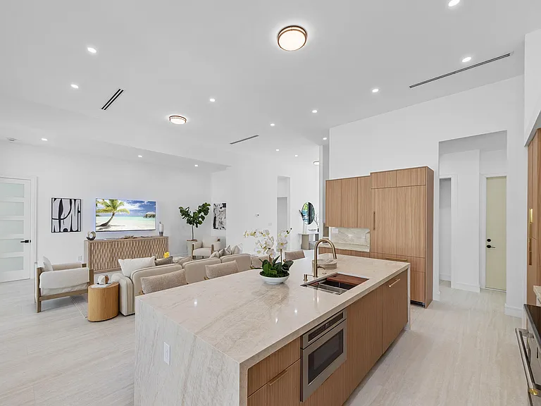 801 SE 6th Ct — Photo 10