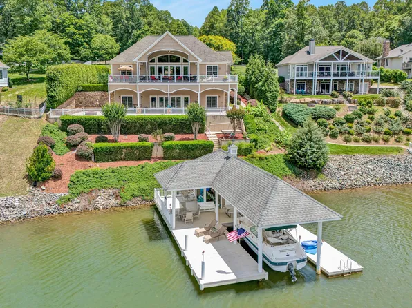 325 Bull Run Trl, Penhook, VA 24137