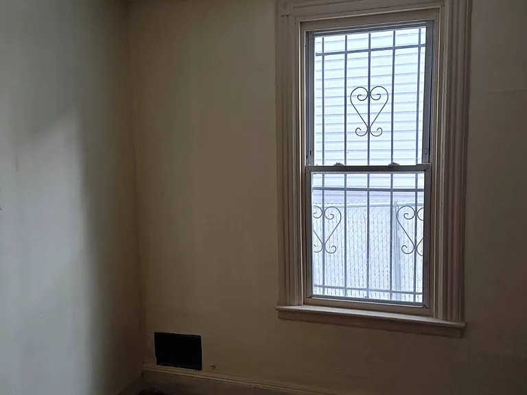 118 Winter Ave #1 — Photo 7
