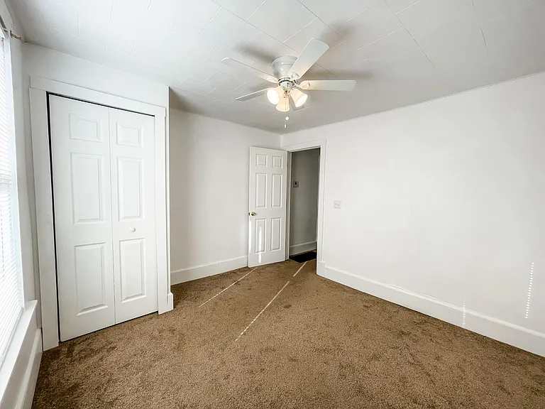 1025 Prickett Ave — Photo 9