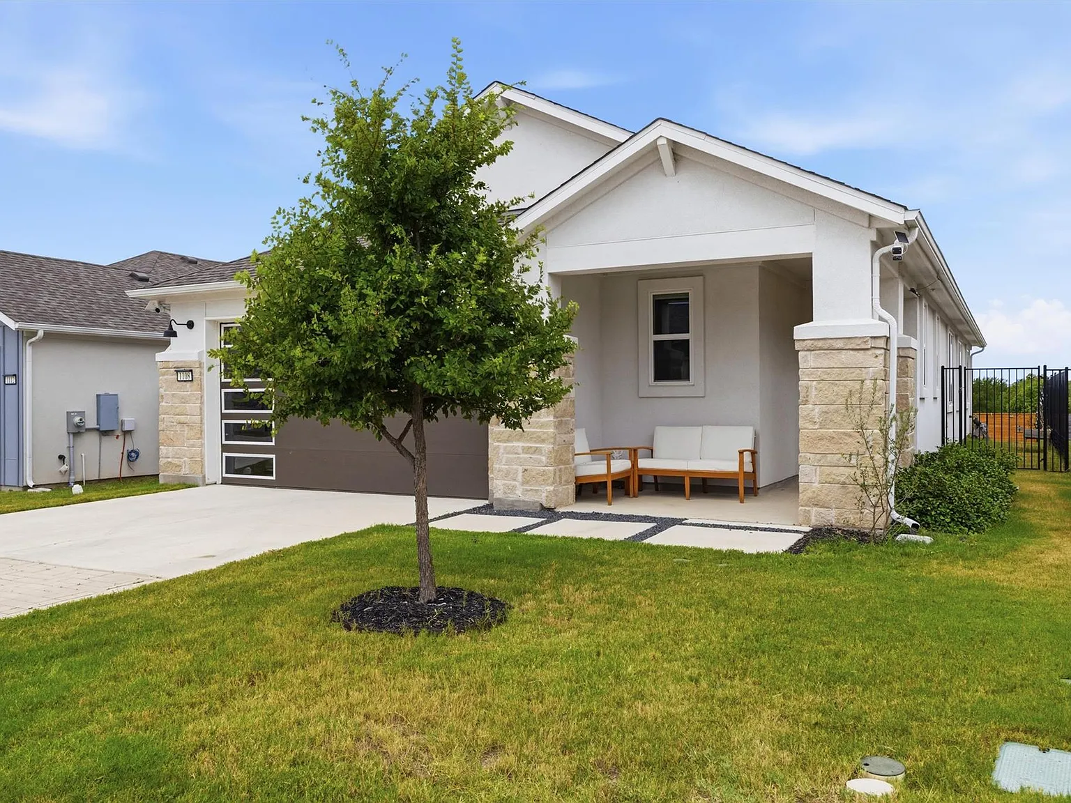 3 bed, 2.0 bath, 1760 sqft, $2,250 — Photo 3