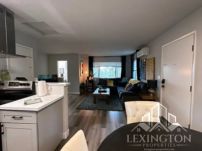 1840 Point View Dr #D — Photo 11