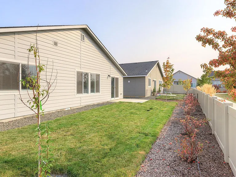 3421 W Charlene St — Photo 27