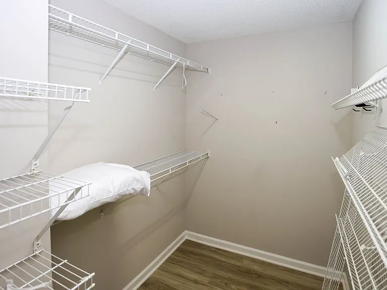 7116 Blairs View Ct — Photo 12