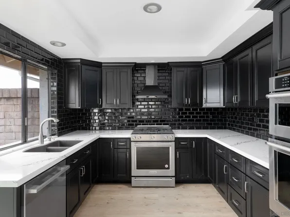1879 Caminito Ascua, La Jolla, CA 92037