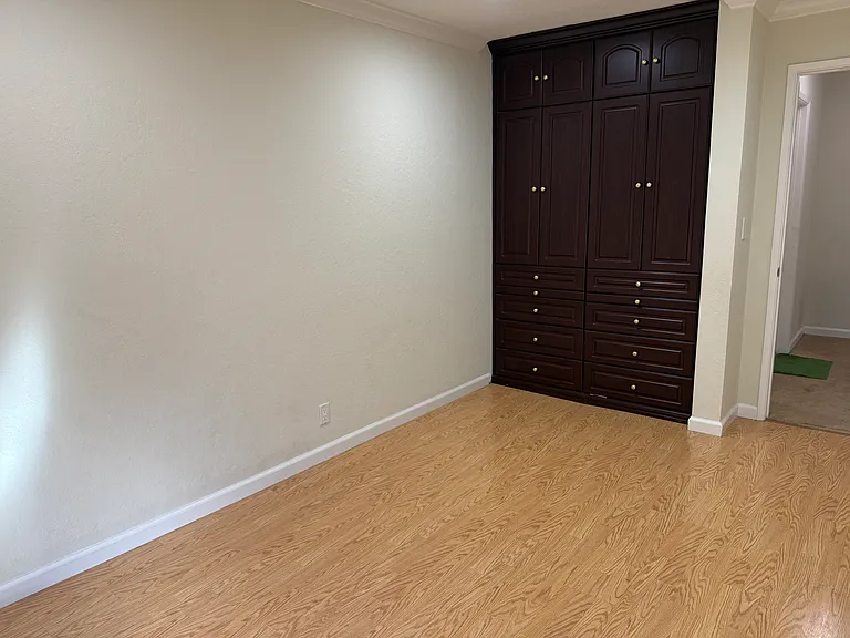Bedroom 2 (Floor2)