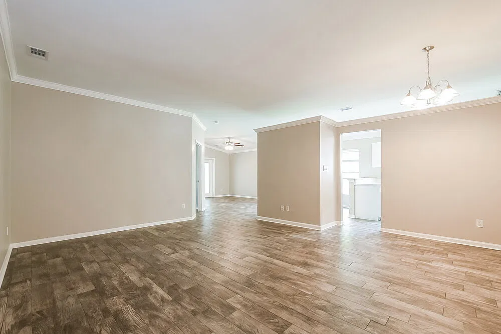 3 bed, 2.0 bath, 1511 sqft, $2,425 — Photo 3