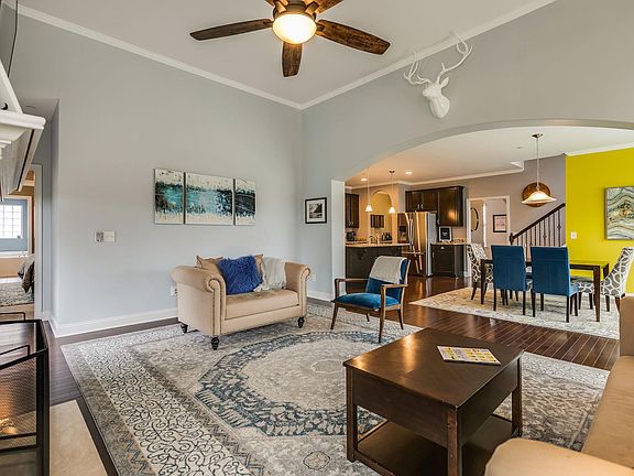5th image of 6054 Yellowstone Dr