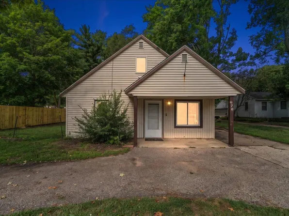 678 Butternut Dr, Holland, MI 49424